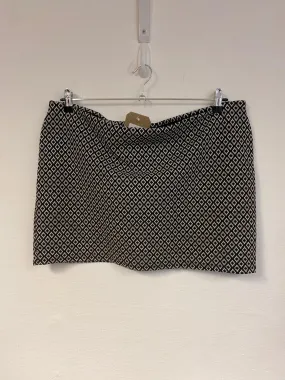 Black and white patterned pencil skirt with elasticated waist, Primark, Size 22
