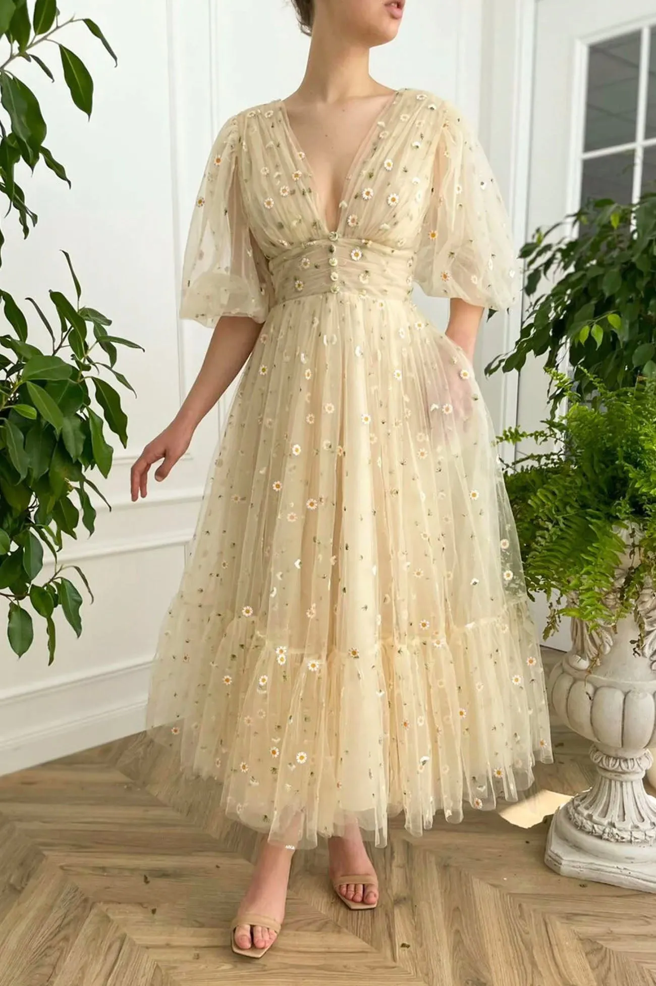 Champagne V-Neck Lace Short Prom Dress, Cute Puff Sleeves Party Dress with Pockets