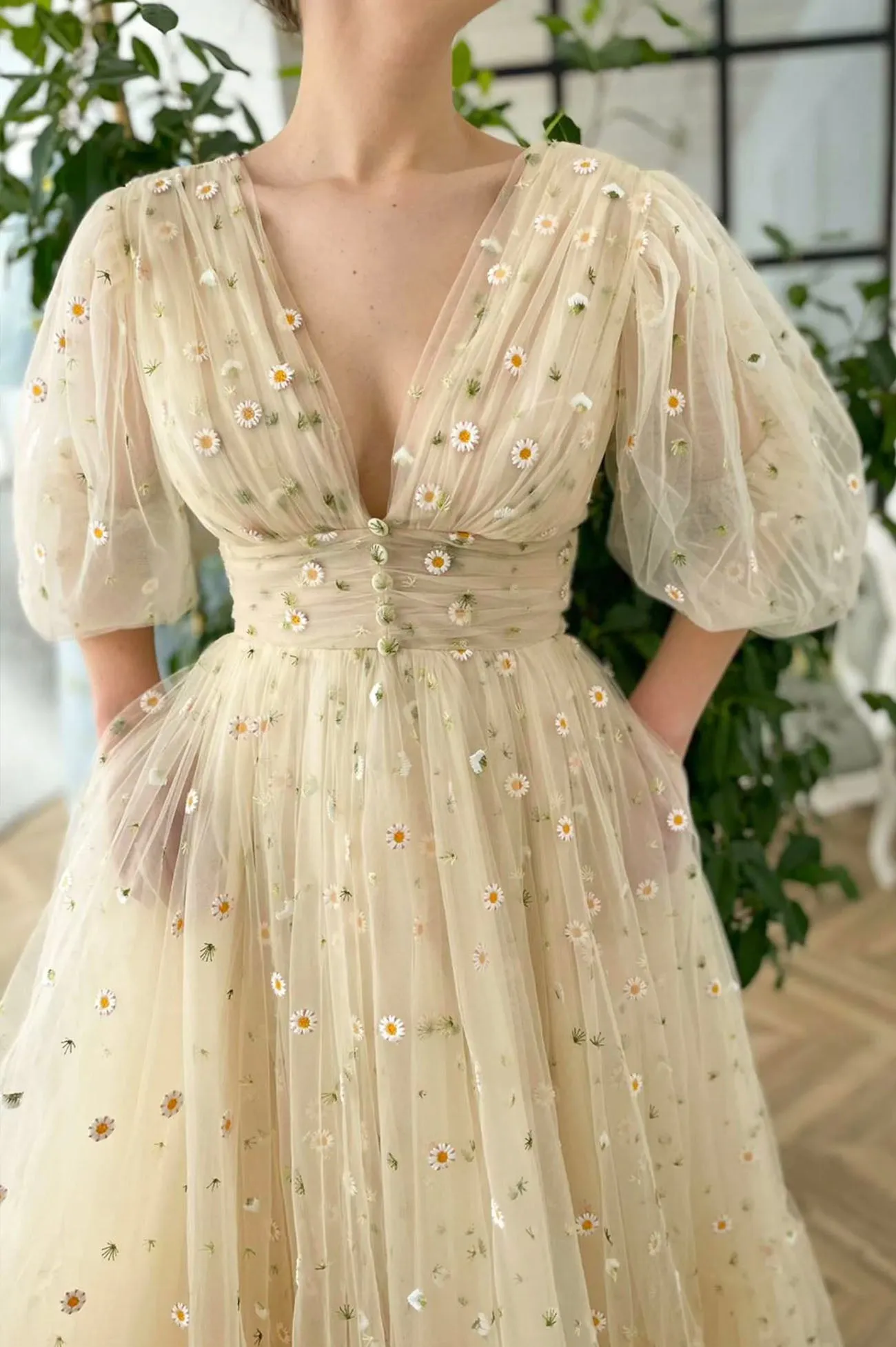 Champagne V-Neck Lace Short Prom Dress, Cute Puff Sleeves Party Dress with Pockets