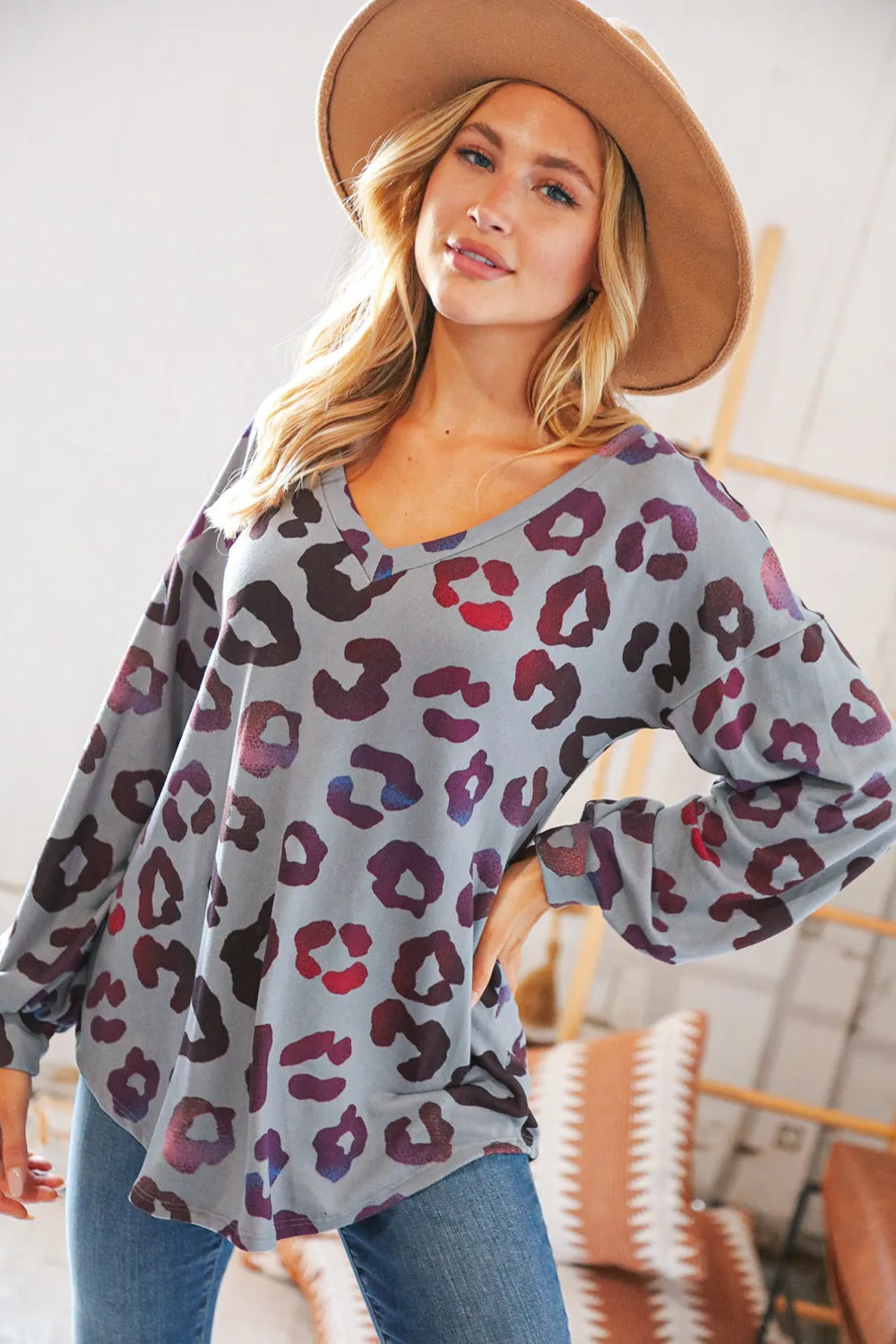 Grey & Berry Hacci Leopard V Neck Long Sleeve Pullover