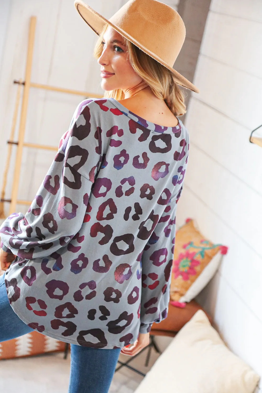 Grey & Berry Hacci Leopard V Neck Long Sleeve Pullover