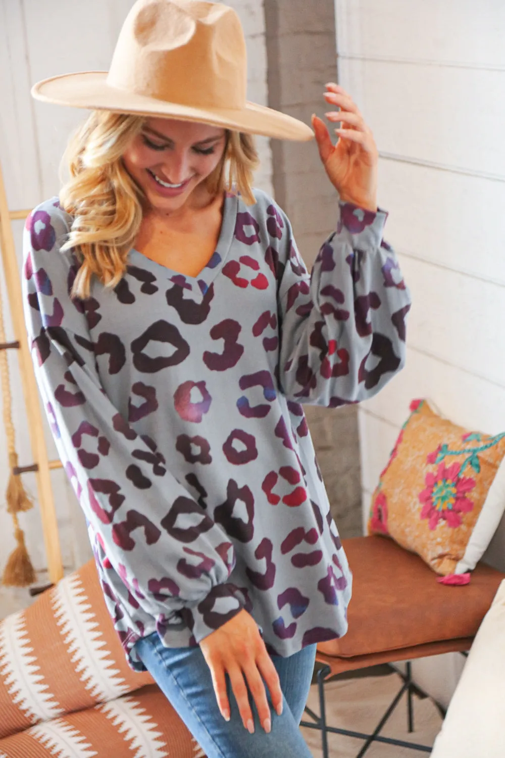 Grey & Berry Hacci Leopard V Neck Long Sleeve Pullover
