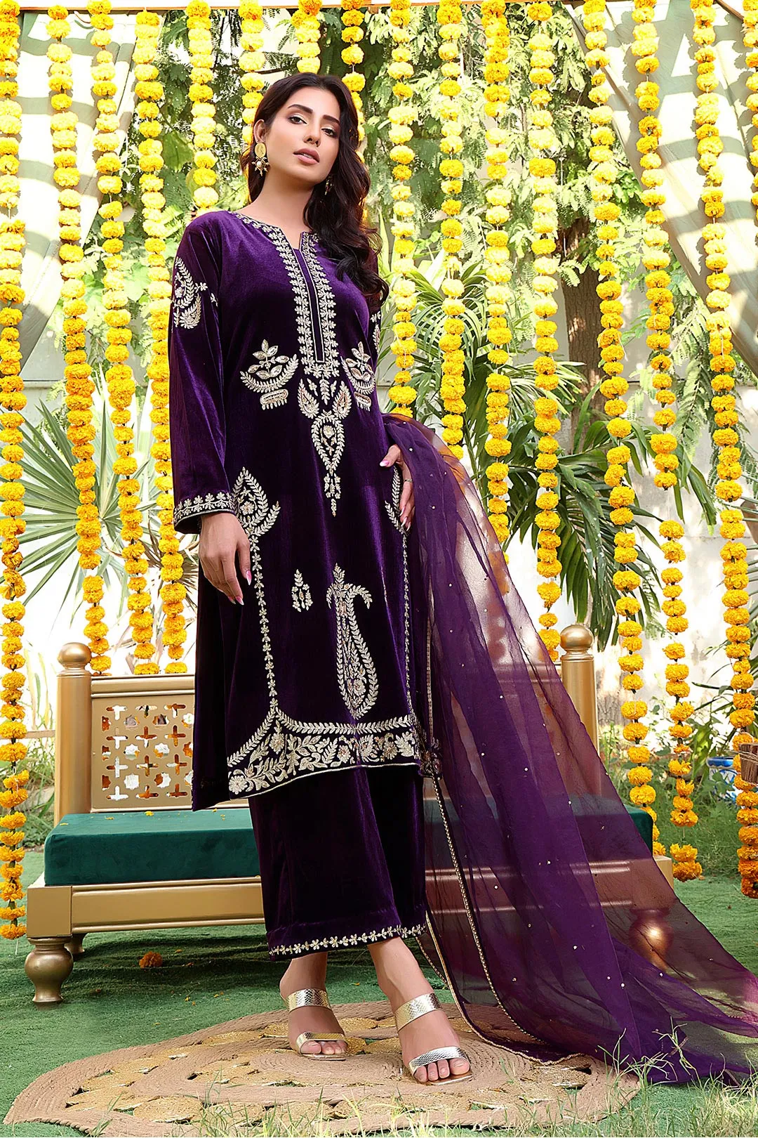 Handwork Zari Embroidered Velvet 3pc Suit | ZEENAT | S202223