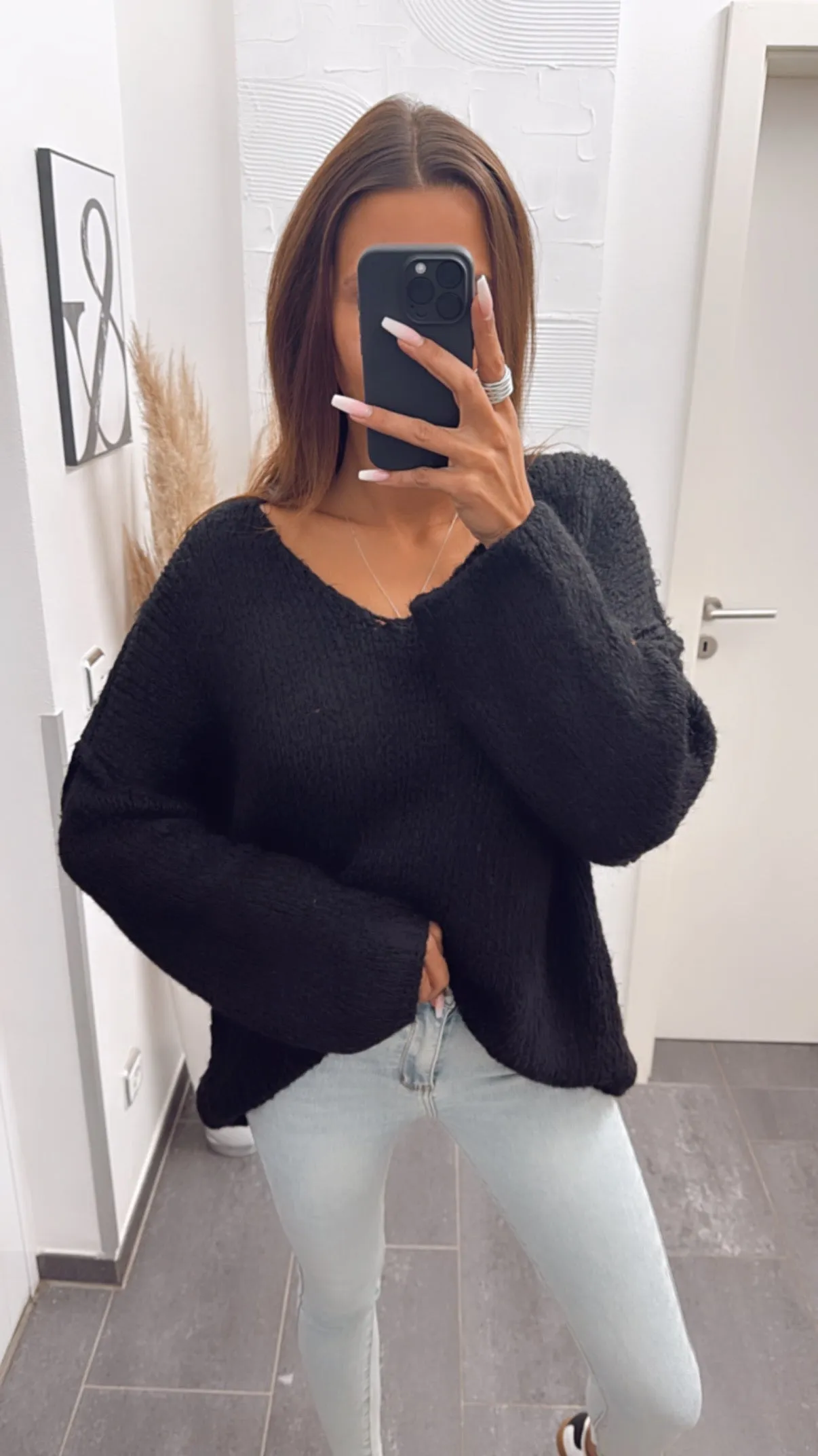 Kuscheliger Oversize - Pullover V-Ausschnitt / schwarz Art. 5252