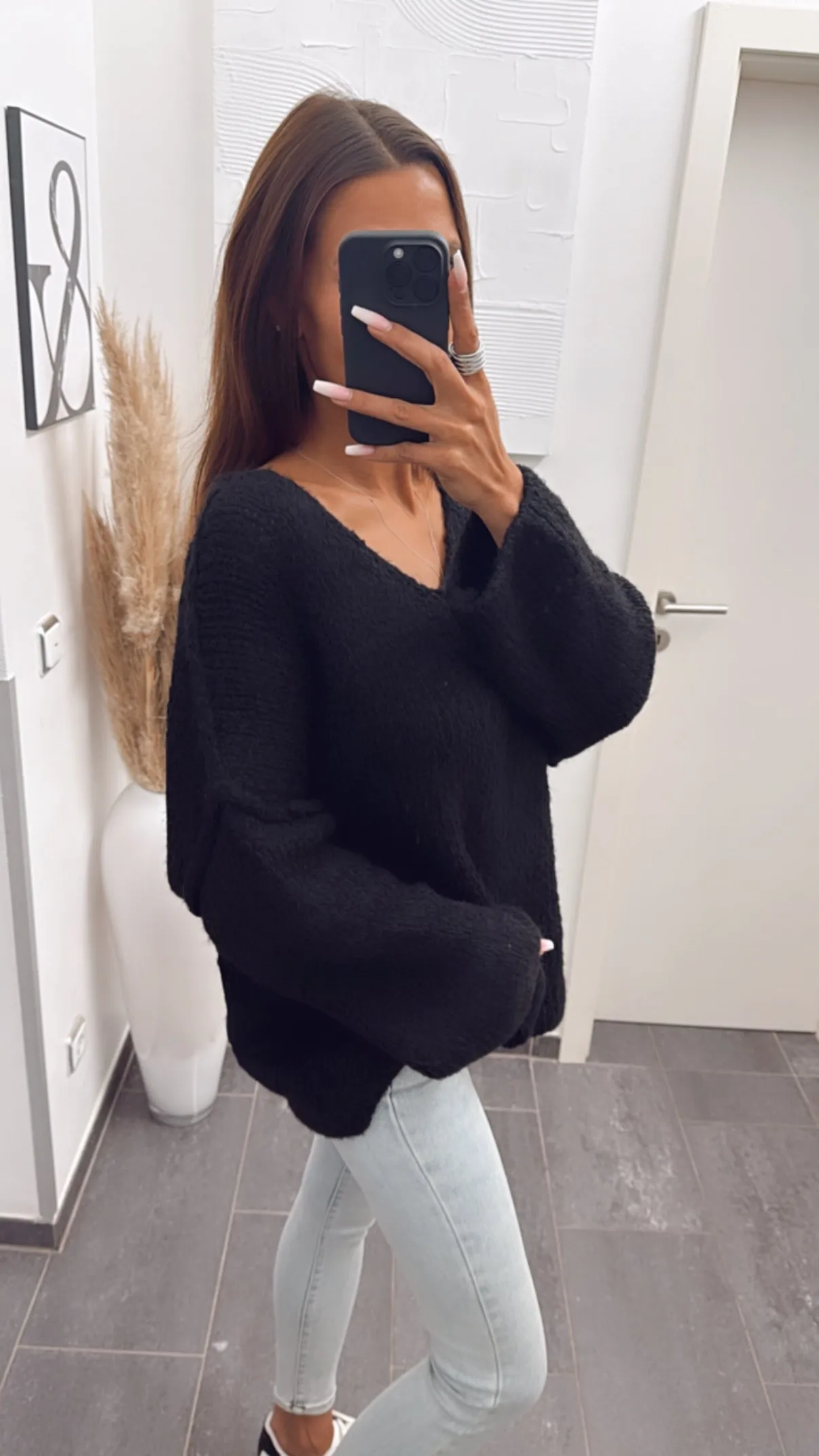 Kuscheliger Oversize - Pullover V-Ausschnitt / schwarz Art. 5252