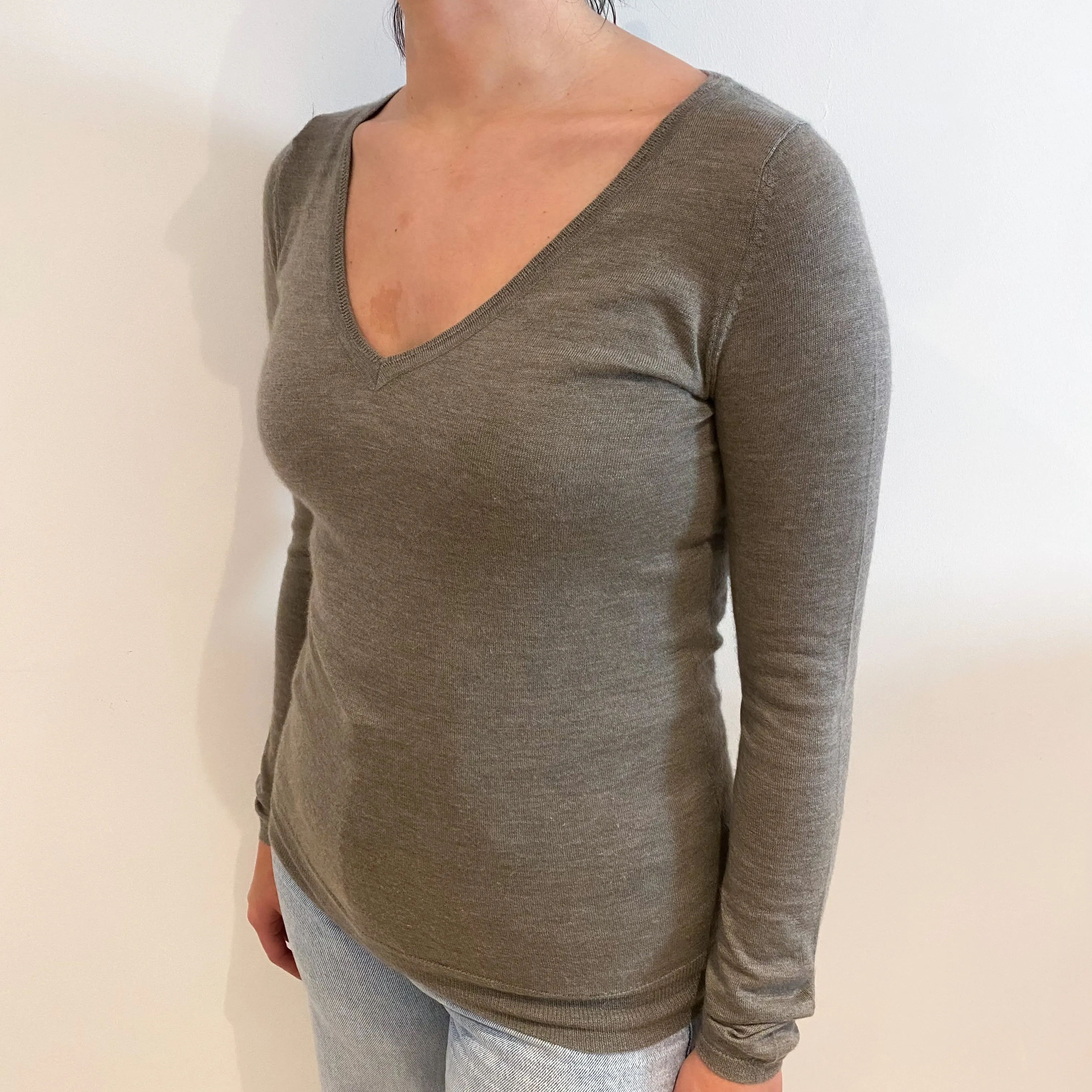 Lightweight Mocha Brown Cashmere V-Neck Jumper Small