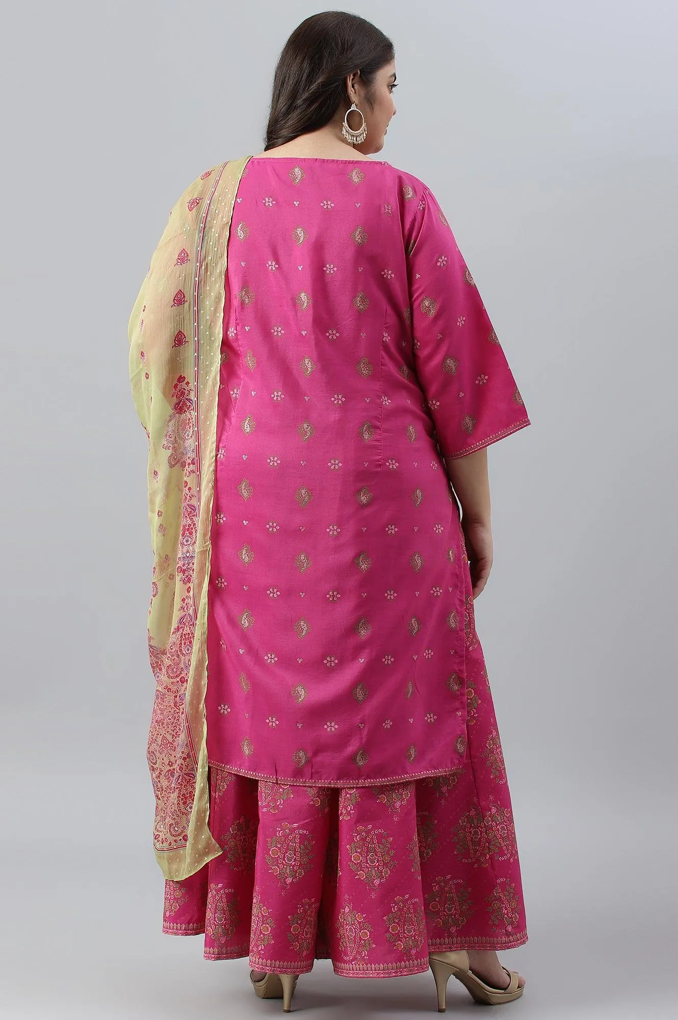 Plus Size Pink Printed kurta With Culottes And Green Dupatta