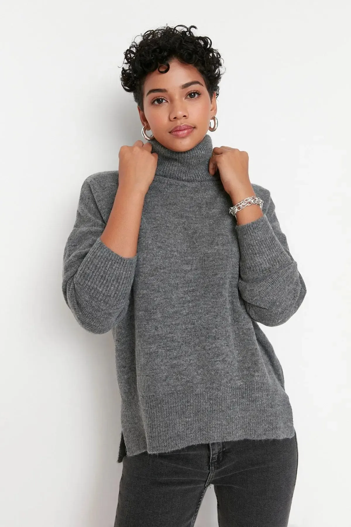 Trendyol TYZA Damen-Pullover, Übergröße, lässige Strickwaren, einfarbiger Rollkragenpullover, schulterfreie Pullover und Pullover, Übergröße, lässige Strickwaren